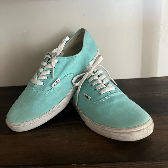 ANS Unisex Authentic Lo Pro Sneakers - Picture 1 of 3